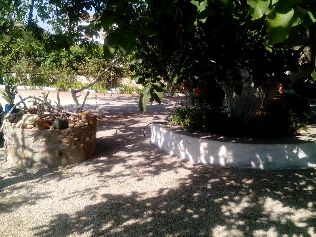 Guesthouse Karidia สกาลา เอเรโซ ภายนอก รูปภาพ
