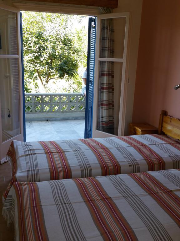 Guesthouse Karidia สกาลา เอเรโซ ภายนอก รูปภาพ