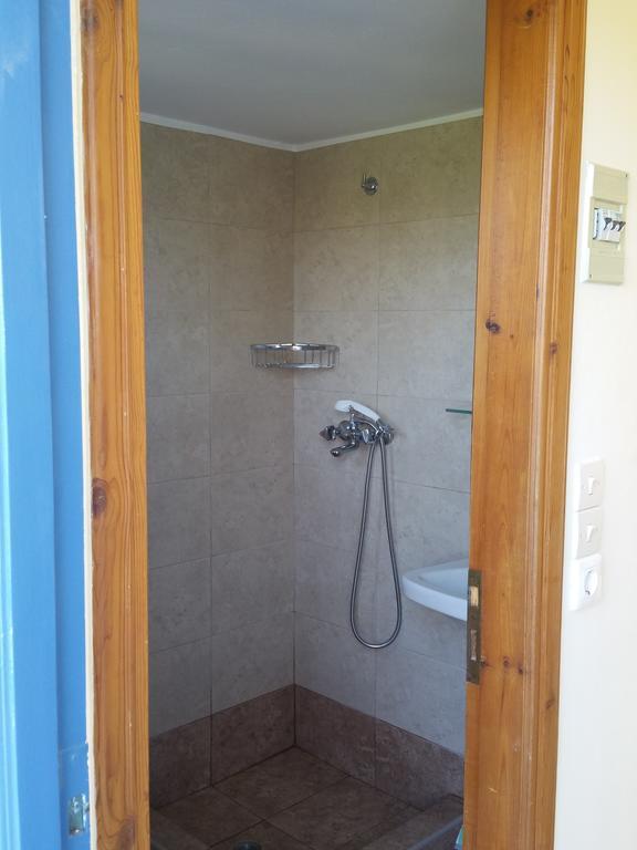 Guesthouse Karidia สกาลา เอเรโซ ภายนอก รูปภาพ